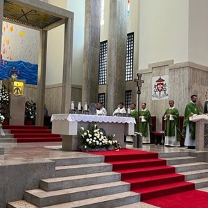 Biskup Šaško predvodio misu na Svetom Duhu povodom završetka Godine obitelji, krštenja 5. djeteta te uvođenja u službu novog upravitelja župe